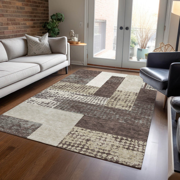 Homeroots 3' Stylish Geometric Washable Area Rug For Indoor/Outdoor Use - Durable, Stain Resistant Design Brown Polyester 612398