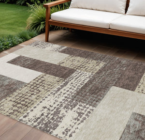 Homeroots 3' Stylish Geometric Washable Area Rug For Indoor/Outdoor Use - Durable, Stain Resistant Design Brown Polyester 612399