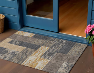 Homeroots 3' Stylish Geometric Washable Area Rug For Indoor/Outdoor Use - Durable, Stain Resistant Design Coffee Polyester 612400