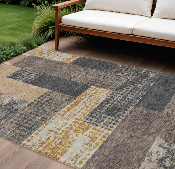 Homeroots 3' Stylish Geometric Washable Area Rug For Indoor/Outdoor Use - Durable, Stain Resistant Design Coffee Polyester 612403
