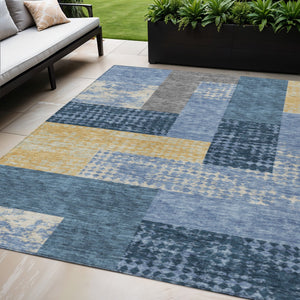 Homeroots 3' Stylish Geometric Washable Area Rug For Indoor/Outdoor Use - Durable, Stain Resistant Design Denim Blue Polyester 612407