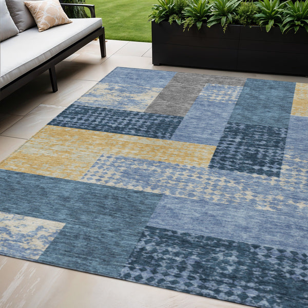 Homeroots 3' Stylish Geometric Washable Area Rug For Indoor/Outdoor Use - Durable, Stain Resistant Design Denim Blue Polyester 612407