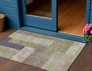 Homeroots 3' Stylish Geometric Washable Area Rug For Indoor/Outdoor Use - Durable, Stain Resistant Design Green Polyester 612412