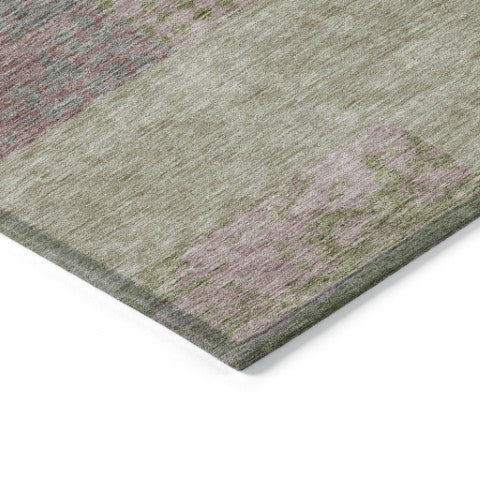 Homeroots 3' Stylish Geometric Washable Area Rug For Indoor/Outdoor Use - Durable, Stain Resistant Design Green Polyester 612414