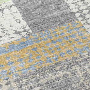 Homeroots 3' Stylish Geometric Washable Area Rug For Indoor/Outdoor Use - Durable, Stain Resistant Design Gray Polyester 612419