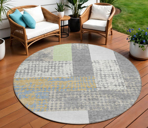 Homeroots 3' Stylish Geometric Washable Area Rug For Indoor/Outdoor Use - Durable, Stain Resistant Design Gray Polyester 612420