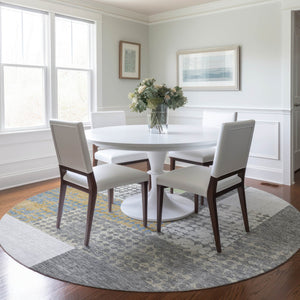 Homeroots 3' Stylish Geometric Washable Area Rug For Indoor/Outdoor Use - Durable, Stain Resistant Design Gray Polyester 612420