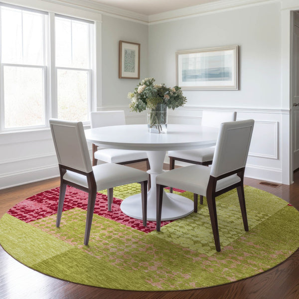 Homeroots 3' Stylish Geometric Washable Area Rug For Indoor/Outdoor Use - Durable, Stain Resistant Design Lime Green Polyester 612426