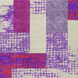 Homeroots 3' Stylish Geometric Washable Area Rug For Indoor/Outdoor Use - Durable, Stain Resistant Design Lavender Polyester 612430