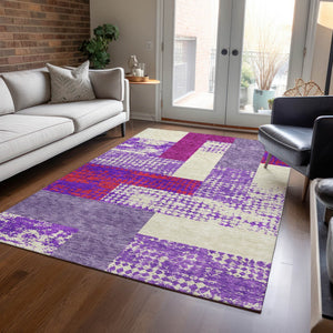 Homeroots 3' Stylish Geometric Washable Area Rug For Indoor/Outdoor Use - Durable, Stain Resistant Design Lavender Polyester 612430