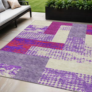 Homeroots 3' Stylish Geometric Washable Area Rug For Indoor/Outdoor Use - Durable, Stain Resistant Design Lavender Polyester 612431