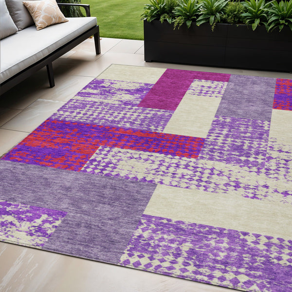 Homeroots 3' Stylish Geometric Washable Area Rug For Indoor/Outdoor Use - Durable, Stain Resistant Design Lavender Polyester 612431