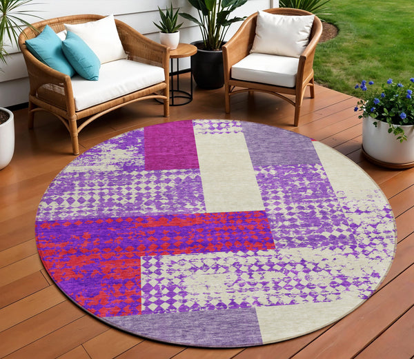Homeroots 3' Stylish Geometric Washable Area Rug For Indoor/Outdoor Use - Durable, Stain Resistant Design Lavender Polyester 612432