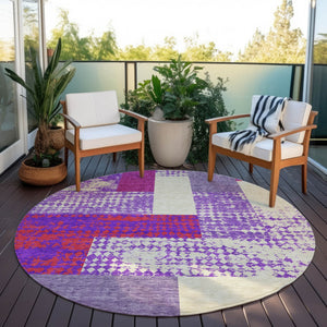 Homeroots 3' Stylish Geometric Washable Area Rug For Indoor/Outdoor Use - Durable, Stain Resistant Design Lavender Polyester 612432