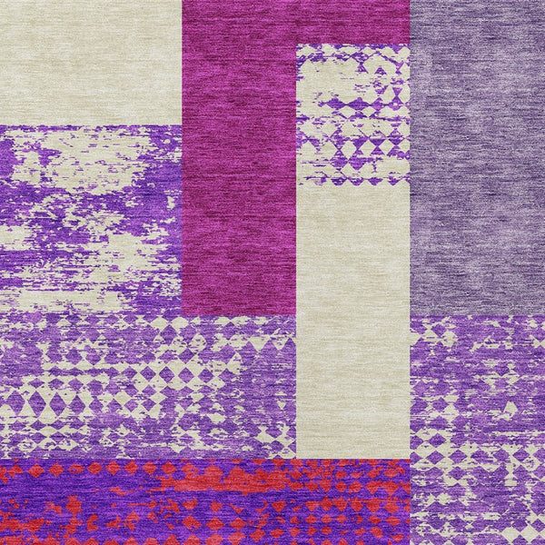 Homeroots 3' Stylish Geometric Washable Area Rug For Indoor/Outdoor Use - Durable, Stain Resistant Design Lavender Polyester 612433