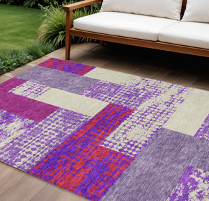 Homeroots 3' Stylish Geometric Washable Area Rug For Indoor/Outdoor Use - Durable, Stain Resistant Design Lavender Polyester 612434