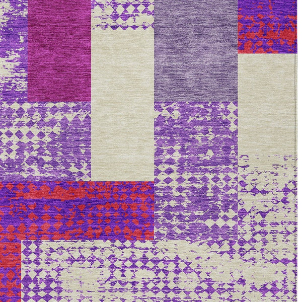 Homeroots 3' Stylish Geometric Washable Area Rug For Indoor/Outdoor Use - Durable, Stain Resistant Design Lavender Polyester 612434
