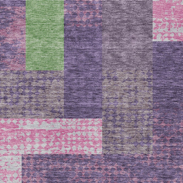 Homeroots 3' Stylish Geometric Washable Area Rug For Indoor/Outdoor Use - Durable, Stain Resistant Design Purple Polyester 612445