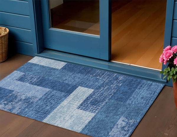 Homeroots 3' Stylish Geometric Washable Area Rug For Indoor/Outdoor Use - Durable, Stain Resistant Design Navy Blue Polyester 612448