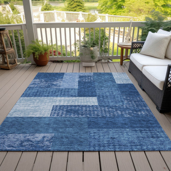 Homeroots 3' Stylish Geometric Washable Area Rug For Indoor/Outdoor Use - Durable, Stain Resistant Design Navy Blue Polyester 612452