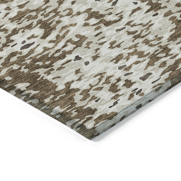 Homeroots 3' Indoor Outdoor Abstract Washable Area Rug - Stylish, Durable, Stain Resistant For Any Space Brown Polyester 612605