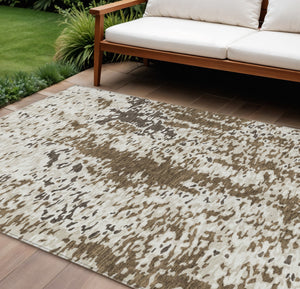 Homeroots 3' Indoor Outdoor Abstract Washable Area Rug - Stylish, Durable, Stain Resistant For Any Space Brown Polyester 612610