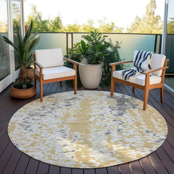Homeroots 3' Indoor Outdoor Abstract Washable Area Rug - Stylish, Durable, Stain Resistant For Any Space Gold Polyester 612613