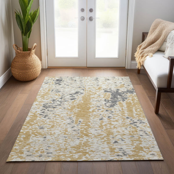 Homeroots 3' Indoor Outdoor Abstract Washable Area Rug - Stylish, Durable, Stain Resistant For Any Space Gold Polyester 612615
