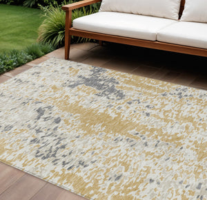 Homeroots 3' Indoor Outdoor Abstract Washable Area Rug - Stylish, Durable, Stain Resistant For Any Space Gold Polyester 612616