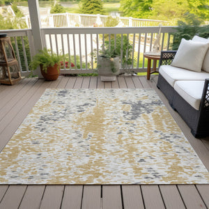 Homeroots 3' Indoor Outdoor Abstract Washable Area Rug - Stylish, Durable, Stain Resistant For Any Space Gold Polyester 612616