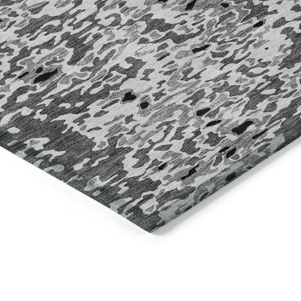 Homeroots 3' Indoor Outdoor Abstract Washable Area Rug - Stylish, Durable, Stain Resistant For Any Space Gray Polyester 612617