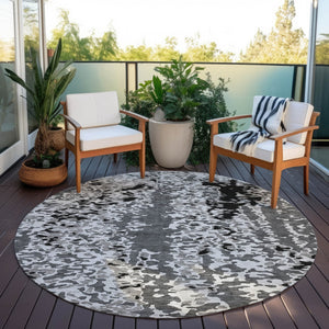 Homeroots 3' Indoor Outdoor Abstract Washable Area Rug - Stylish, Durable, Stain Resistant For Any Space Gray Polyester 612619