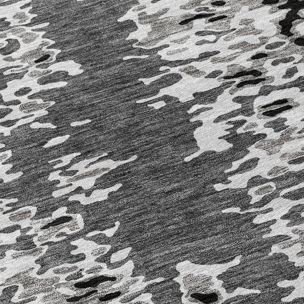 Homeroots 3' Indoor Outdoor Abstract Washable Area Rug - Stylish, Durable, Stain Resistant For Any Space Gray Polyester 612619