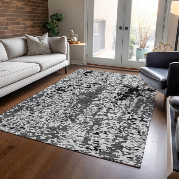 Homeroots 3' Indoor Outdoor Abstract Washable Area Rug - Stylish, Durable, Stain Resistant For Any Space Gray Polyester 612622