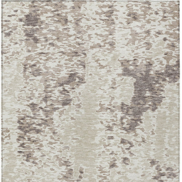 Homeroots 3' Indoor Outdoor Abstract Washable Area Rug - Stylish, Durable, Stain Resistant For Any Space Ivory Polyester 612623
