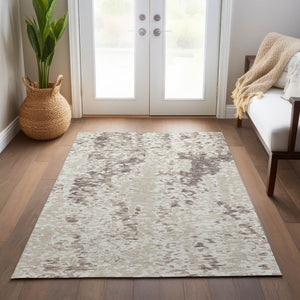 Homeroots 3' Indoor Outdoor Abstract Washable Area Rug - Stylish, Durable, Stain Resistant For Any Space Ivory Polyester 612623