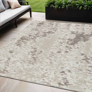 Homeroots 3' Indoor Outdoor Abstract Washable Area Rug - Stylish, Durable, Stain Resistant For Any Space Ivory Polyester 612624