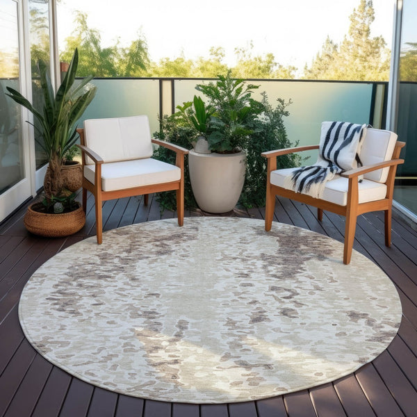 Homeroots 3' Indoor Outdoor Abstract Washable Area Rug - Stylish, Durable, Stain Resistant For Any Space Ivory Polyester 612625