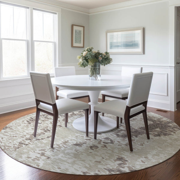 Homeroots 3' Indoor Outdoor Abstract Washable Area Rug - Stylish, Durable, Stain Resistant For Any Space Ivory Polyester 612625