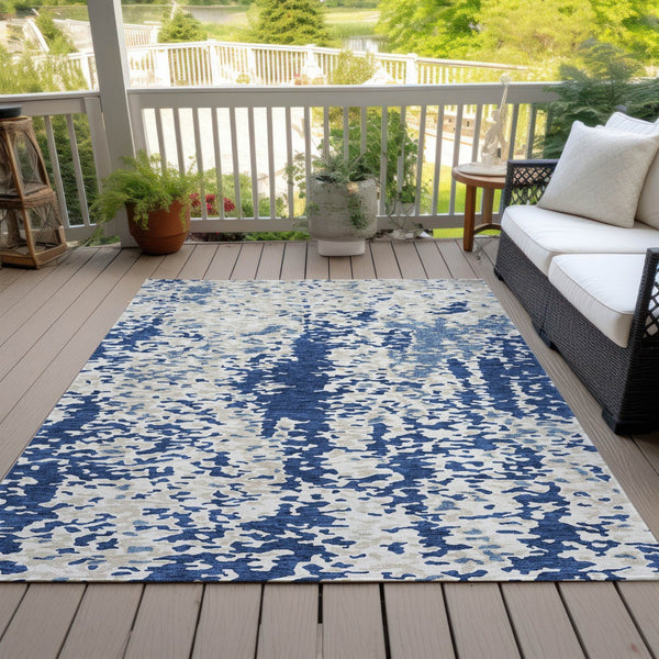Homeroots 3' Indoor Outdoor Abstract Washable Area Rug - Stylish, Durable, Stain Resistant For Any Space Navy Blue Polyester 612629