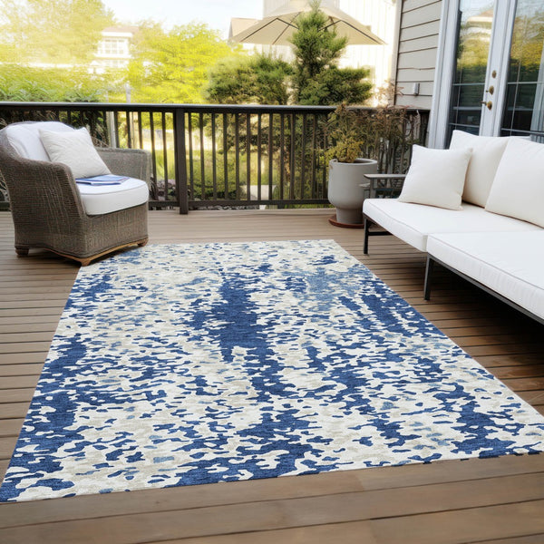 Homeroots 3' Indoor Outdoor Abstract Washable Area Rug - Stylish, Durable, Stain Resistant For Any Space Navy Blue Polyester 612633