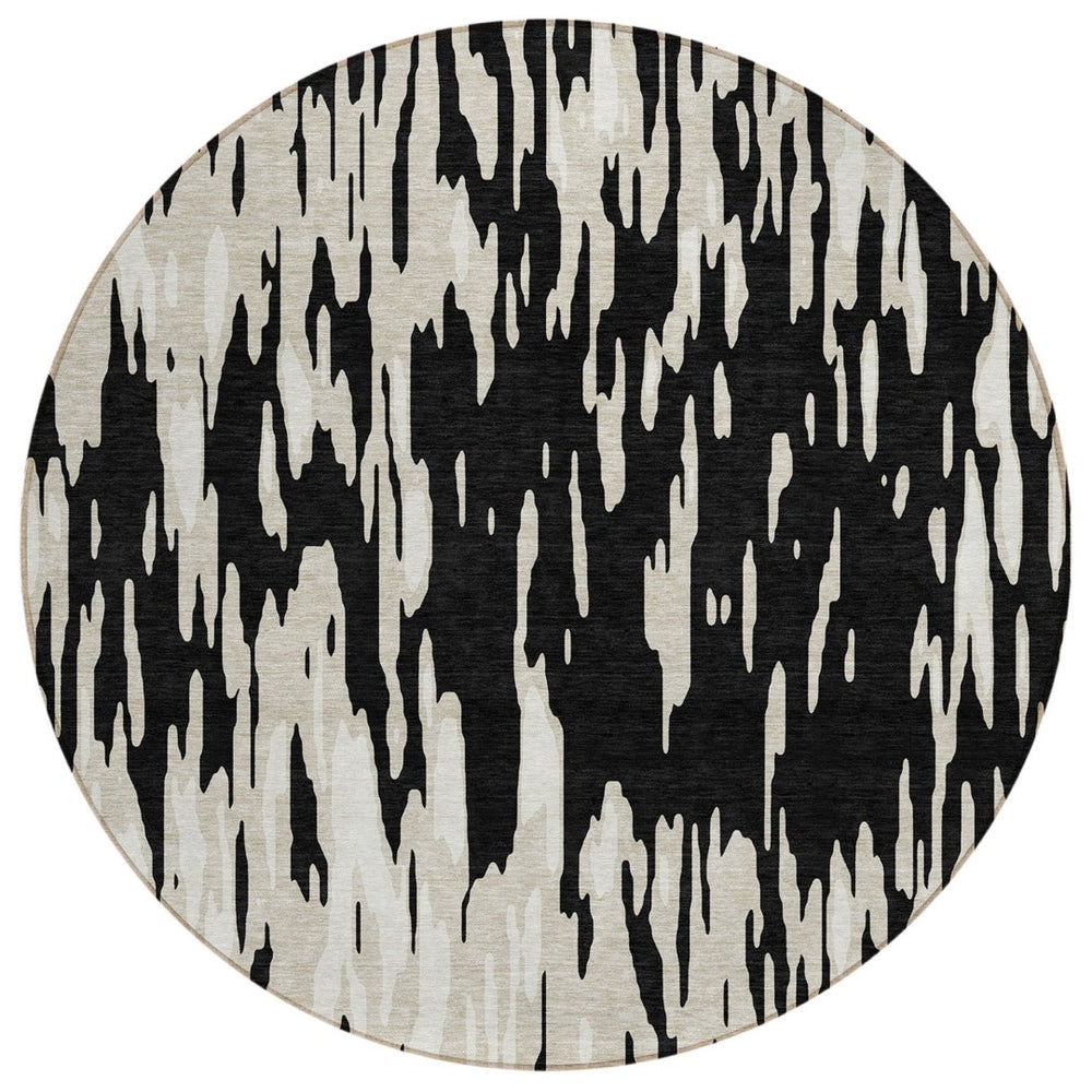 HomeRoots 5' Black and Ivory Abstract Area Rug – Durable, Washable Design for Indoor and Outdoor Use 8' Round 612637