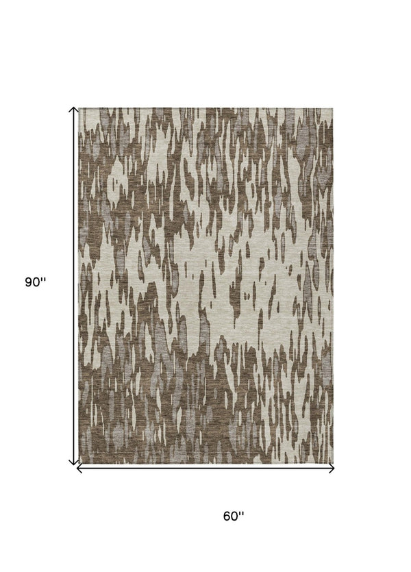 HomeRoots 5' Washable Brown and Ivory Abstract Area Rug - Stylish, Durable Design for Indoor and Outdoor Use 5' X 8' 612642