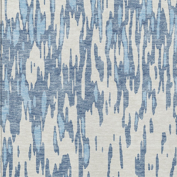 HomeRoots 5' Denim Blue and Ivory Abstract Area Rug – Stylish, Washable Design for Indoor and Outdoor Spaces 5' X 8' 612648