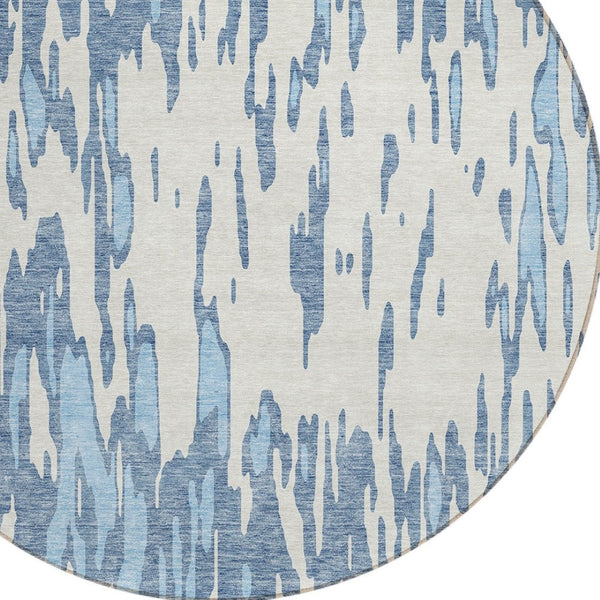 HomeRoots 5' Denim Blue and Ivory Abstract Area Rug – Stylish, Washable Design for Indoor and Outdoor Spaces 8' Round 612649