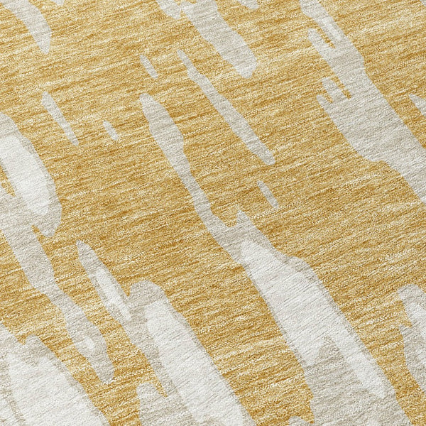 HomeRoots 5' Gold and Ivory Abstract Area Rug - Durable, Washable Design for Indoor and Outdoor Spaces 8' Round 612661