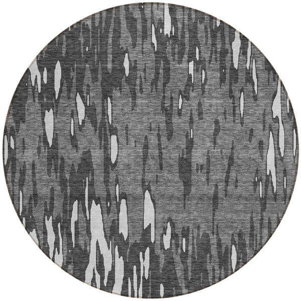 HomeRoots 5' Gray and Ivory Abstract Area Rug - Washable, Durable Design for Indoor and Outdoor Spaces 8' Round 612667