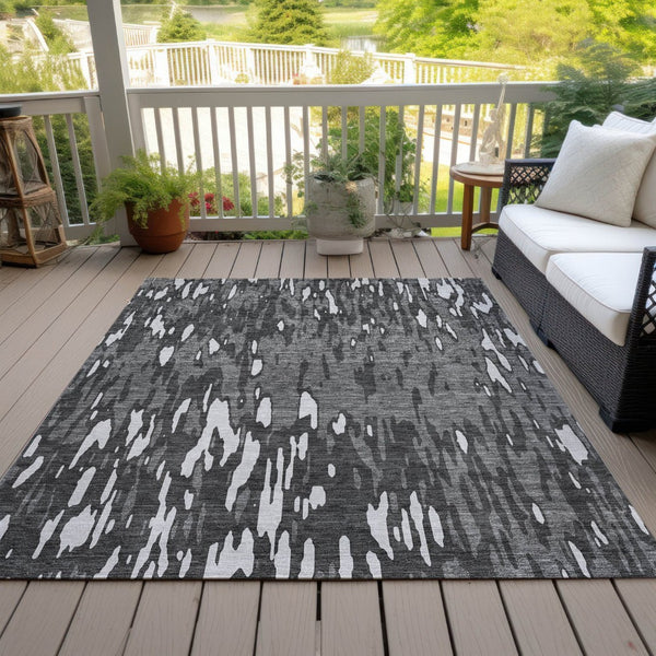 HomeRoots 5' Gray and Ivory Abstract Area Rug - Washable, Durable Design for Indoor and Outdoor Spaces 9' X 12' 612669