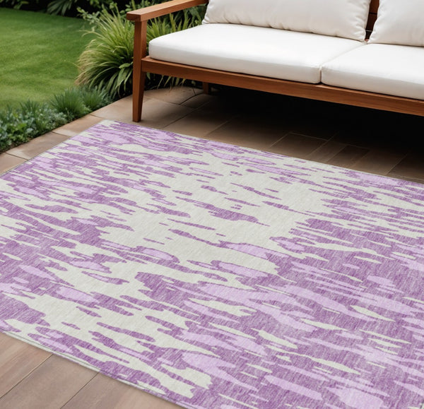 HomeRoots 5' Abstract Lavender and Ivory Washable Area Rug for Modern Indoor and Outdoor Spaces, Durable Design 8' X 10' 612680
