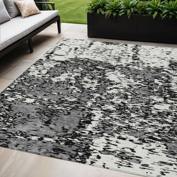 Homeroots 3' Abstract Washable Area Rug - Durable Indoor Outdoor Rectangle Rug For Stylish Spaces Black Polyester 612708